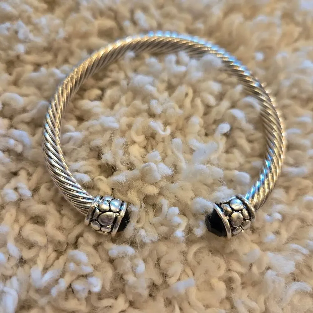 Silver Twist Cuff Bracelet Jet Bead